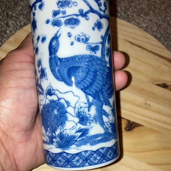 Japanese Porcelain Peacock In Garden Blue & White Cylinder Vase 6” Tall - Picture 5 of 8